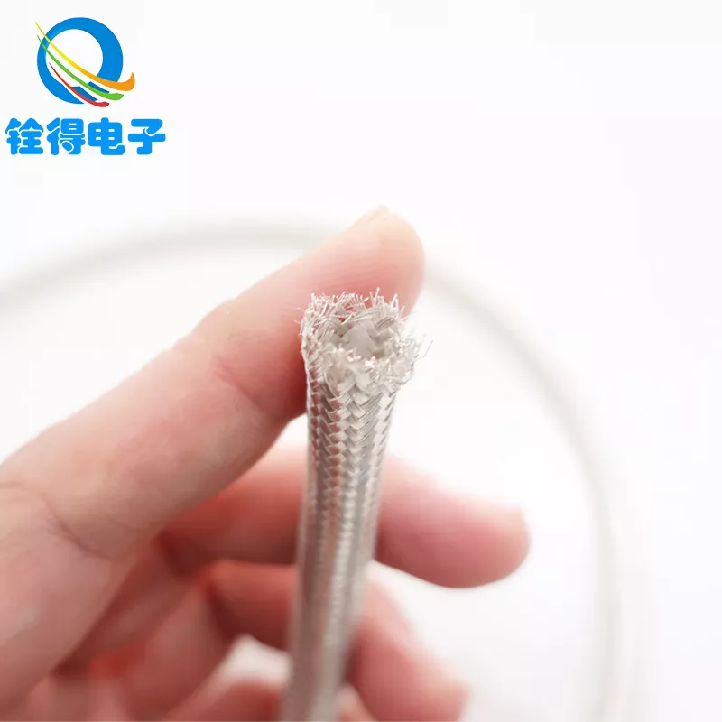 Was sind die Vorteile der Verwendung von versilberten Geflechtrohren aus reinem Kupfer?